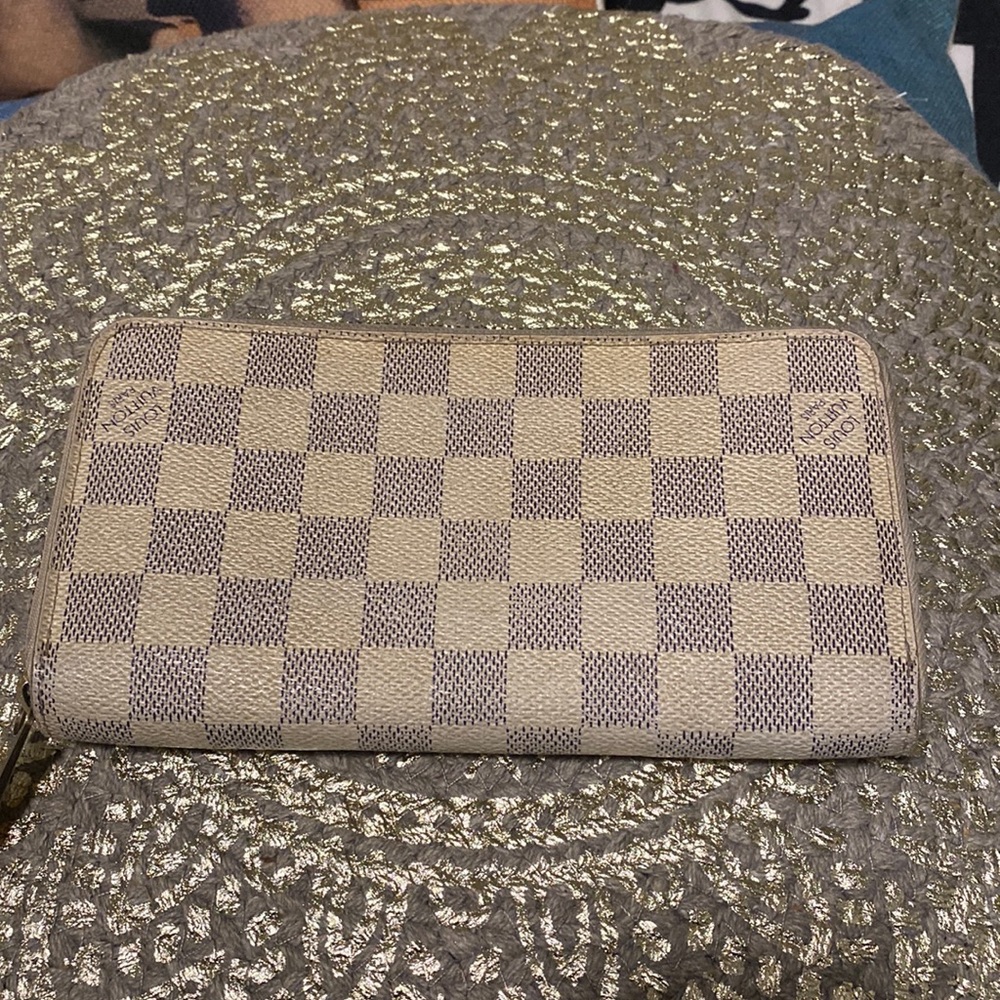 Louis Vuitton Authentic Damier Azur Zippy compact zip around wallet